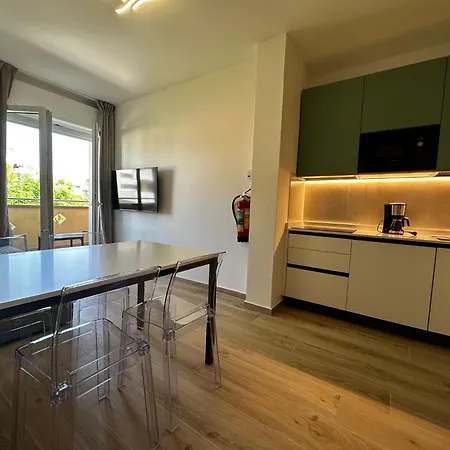 아파트 Modern In *